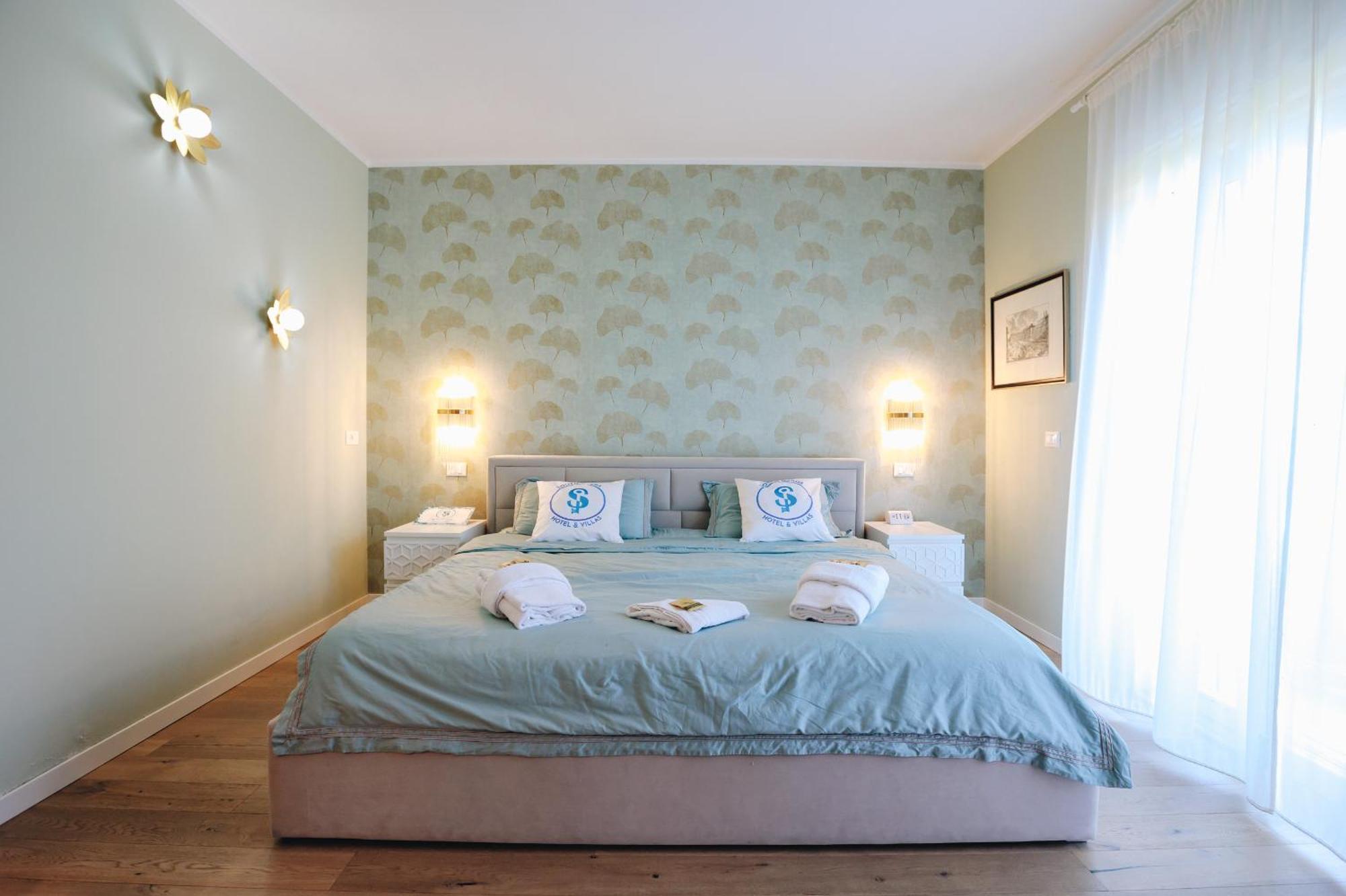 Dolce Peschiera Villa